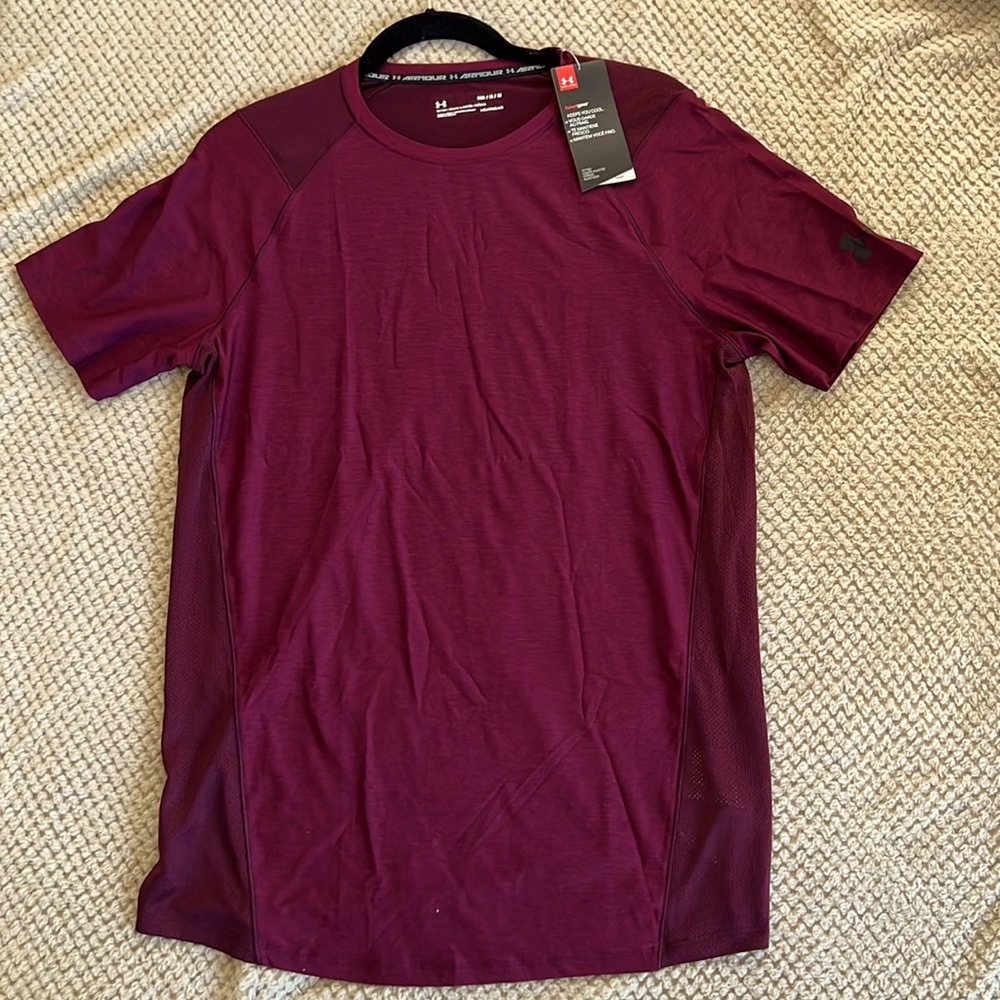 New Under Armour fitted heat gear short sleeve tee shirt